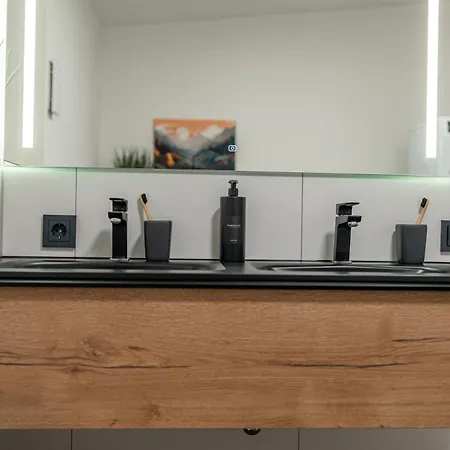 Apartamento #7 Jsliving Deluxe - Penthouse Mit Dachterrasse Und Panoramablick Kochinsel Badewanne Highspeedwlan