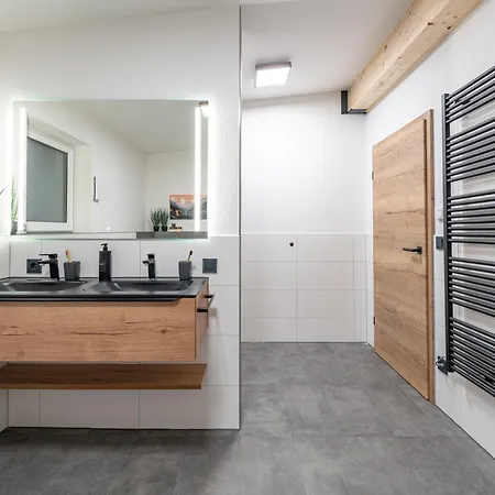 Apartamento #7 Jsliving Deluxe - Penthouse Mit Dachterrasse Und Panoramablick Kochinsel Badewanne Highspeedwlan