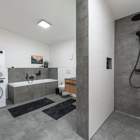 #7 Jsliving Deluxe - Penthouse Mit Dachterrasse Und Panoramablick Kochinsel Badewanne Highspeedwlan Apartamento *